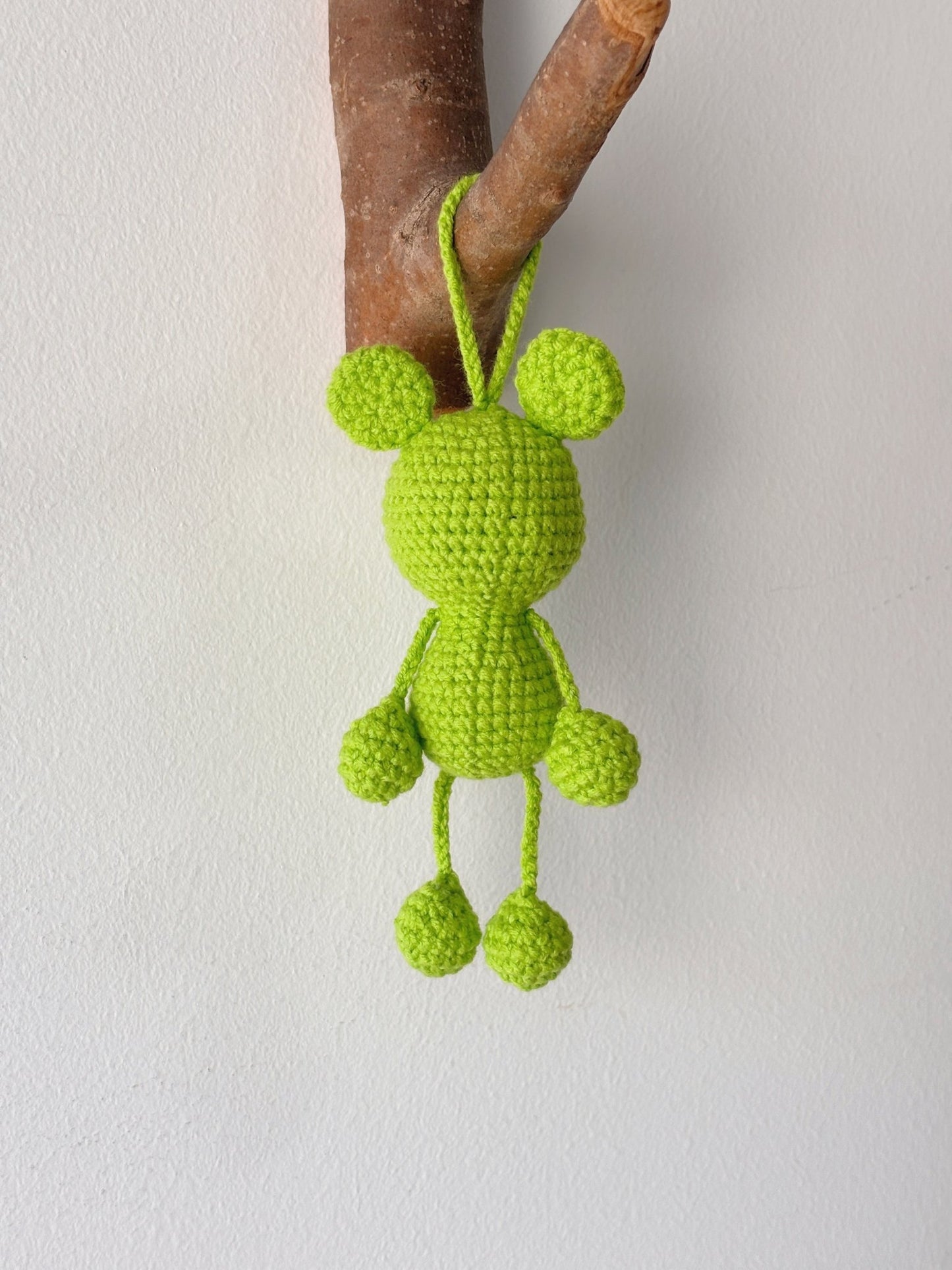 Crochet Dangling - Leg Frog Keychain - Crochera