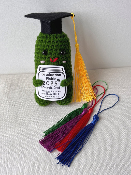 Crochet Graduation Pickle - Crochera