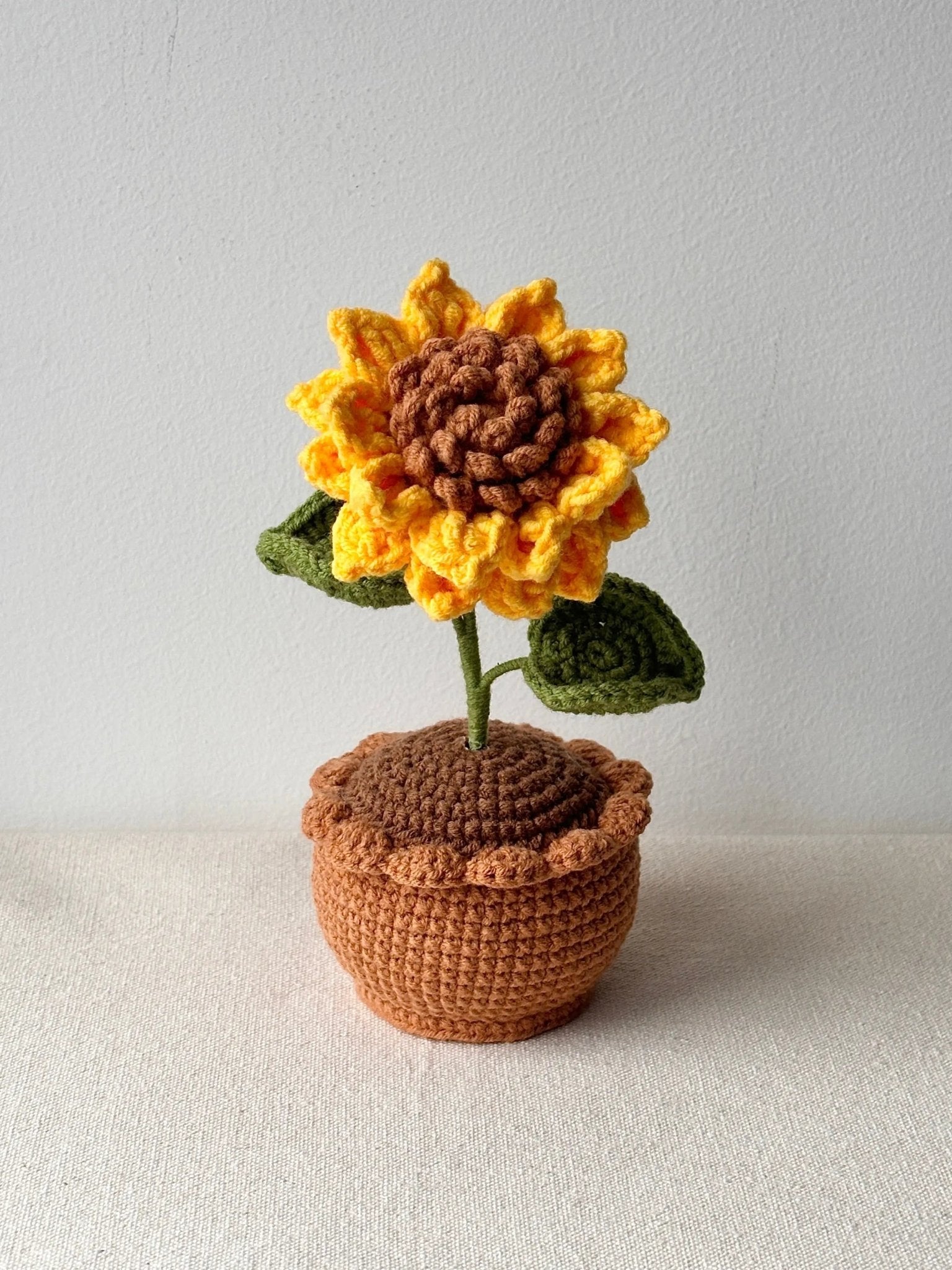 crochet pot plants Crochet Sunflower Plant in Pot