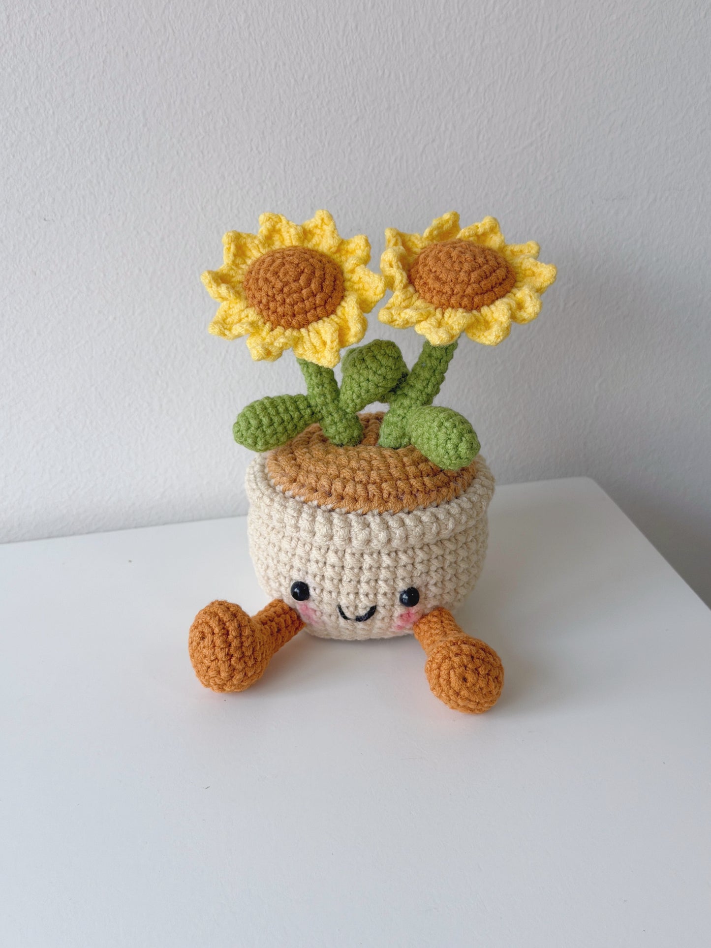 Crochet Smiling Sunflower Pot