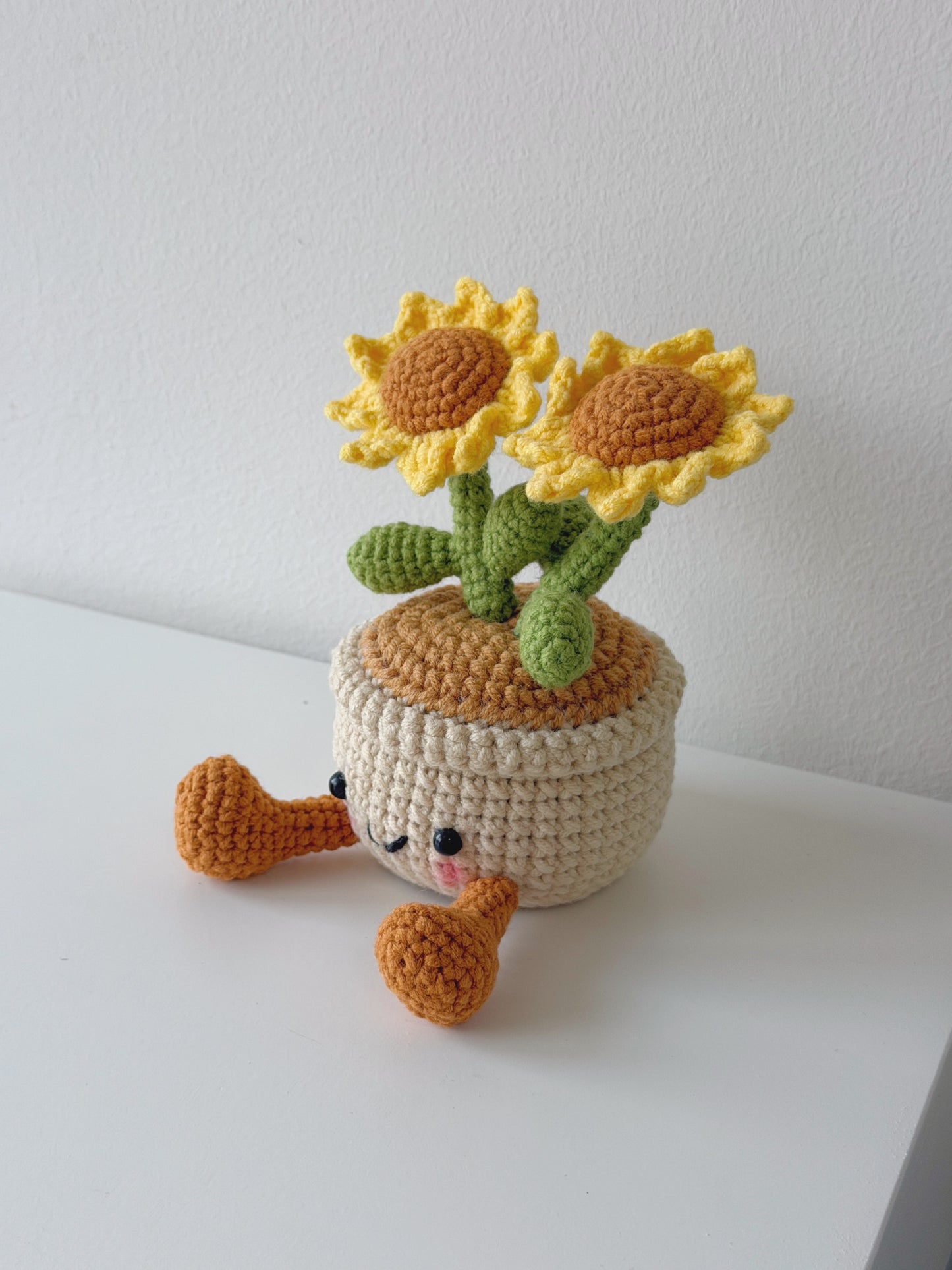 Crochet Smiling Sunflower Pot