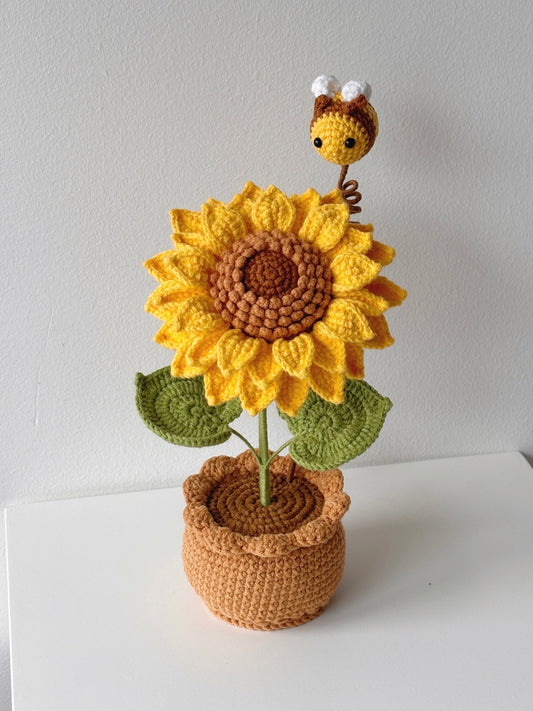 Crochet Double - Layer Sunflower Potted Plant with Little Bee - Crochera