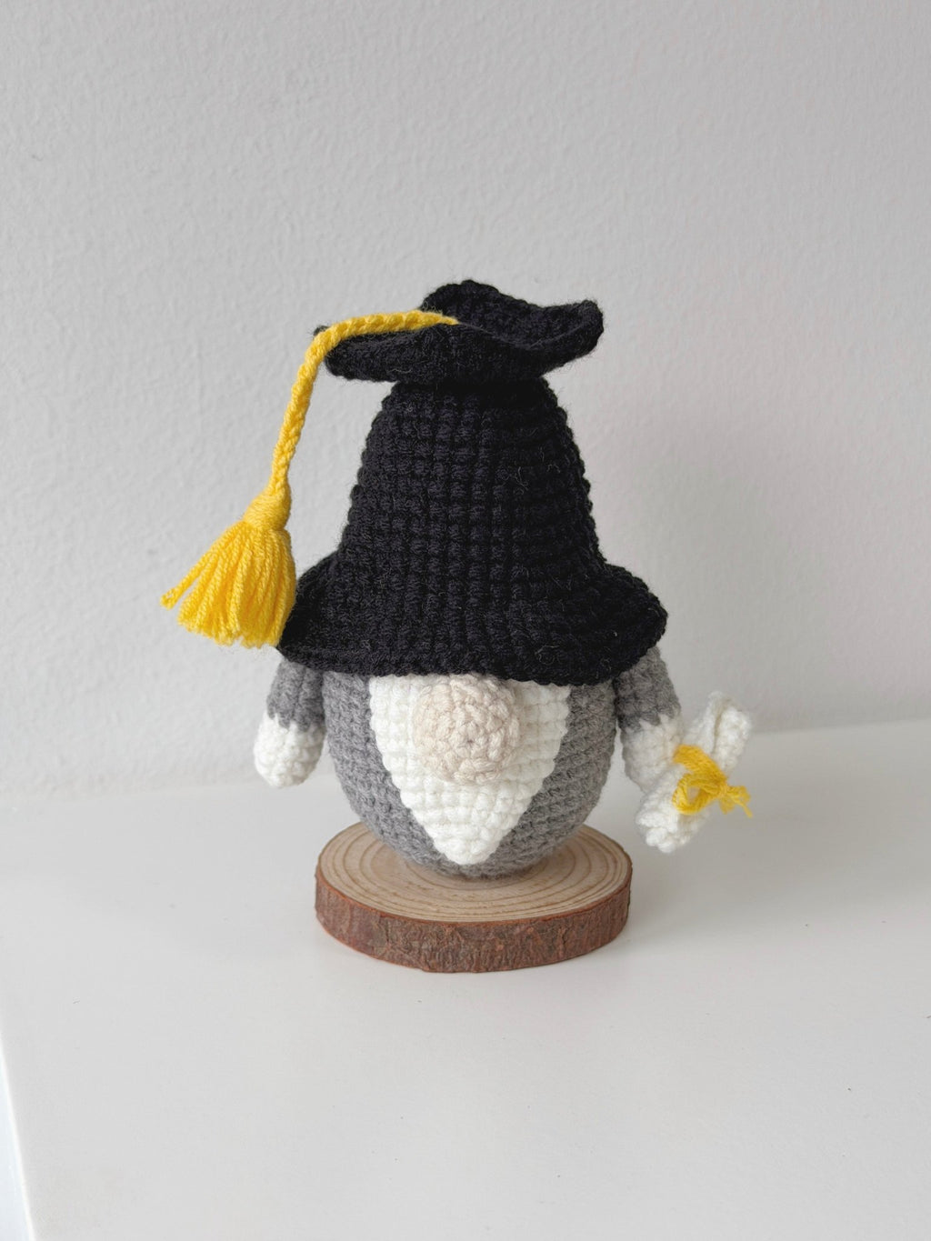Crochet Graduation Gnome - Crochera