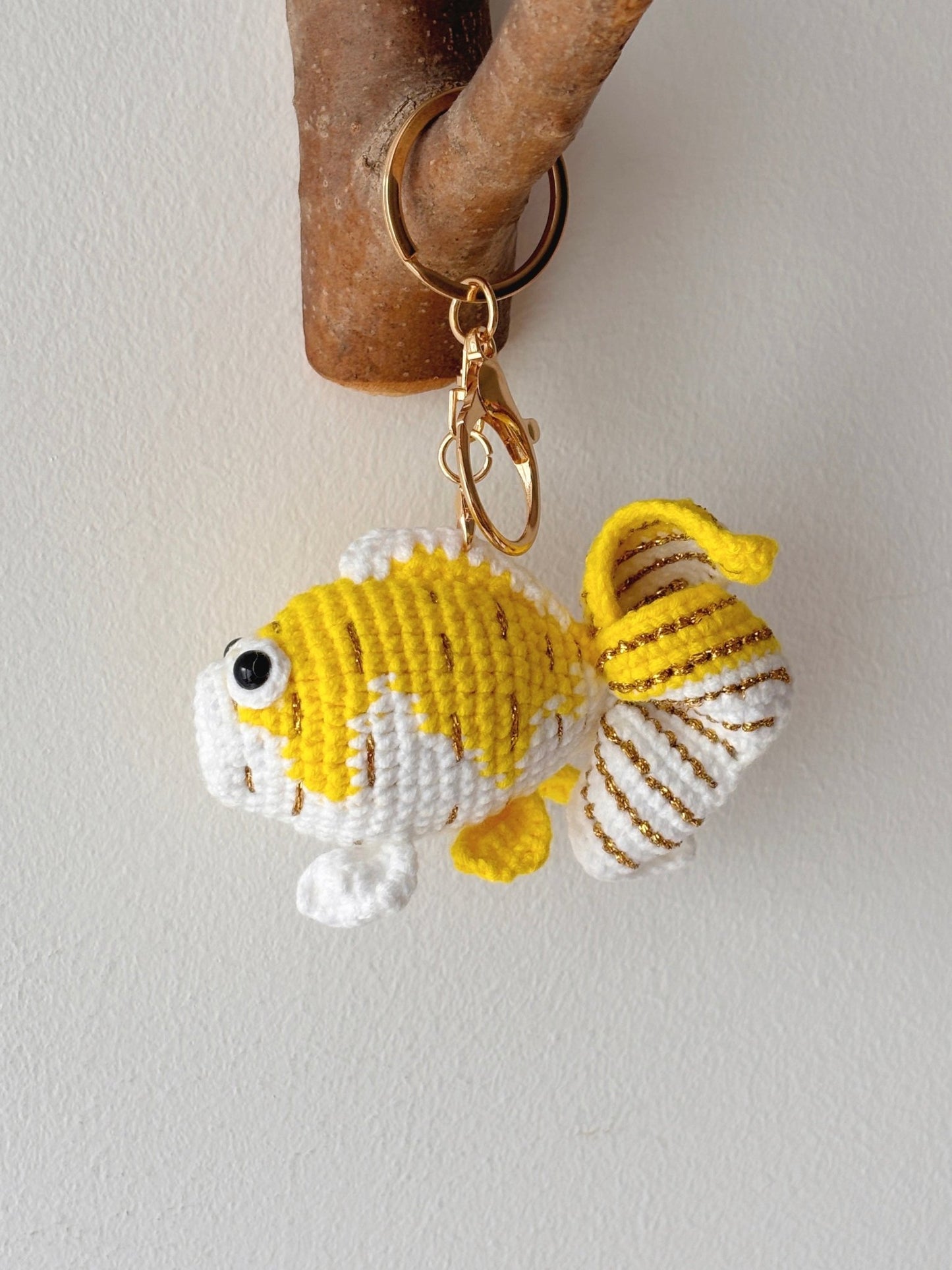 Crochet Koi Fish Keychain - Crochera