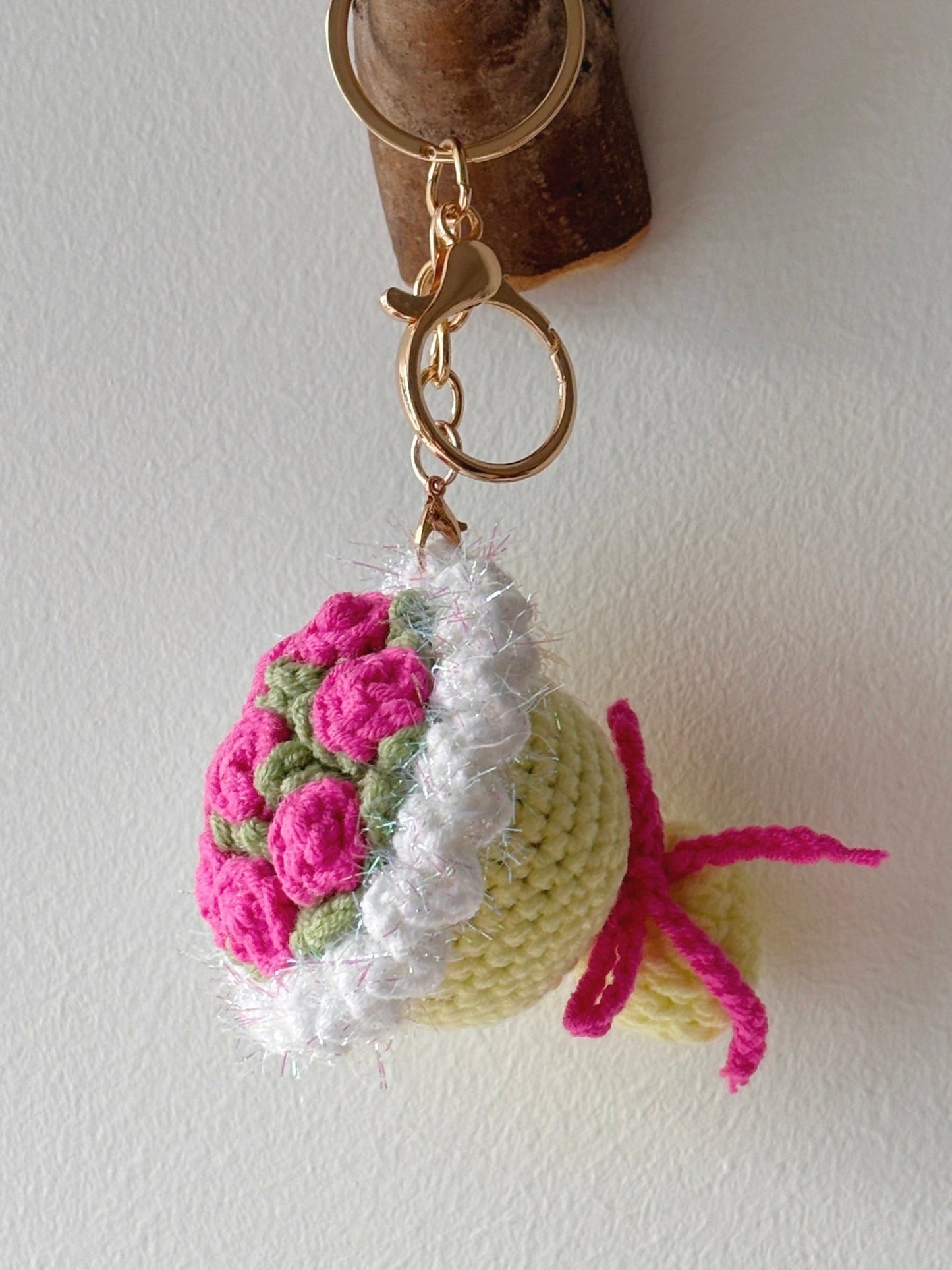 Crochet Mini Pink Rose Bouquet - Crochera