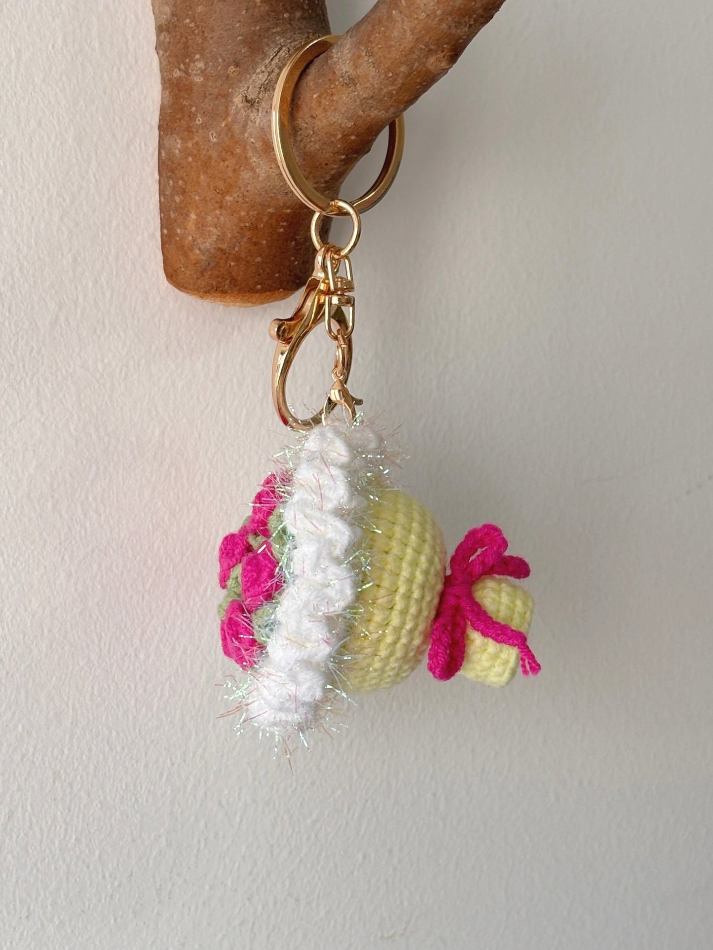 Crochet Mini Pink Rose Bouquet - Crochera