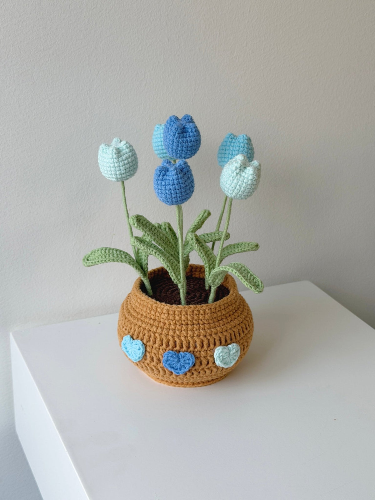 Crochet Six-Bloom Tulip Potted Plant - Crochera