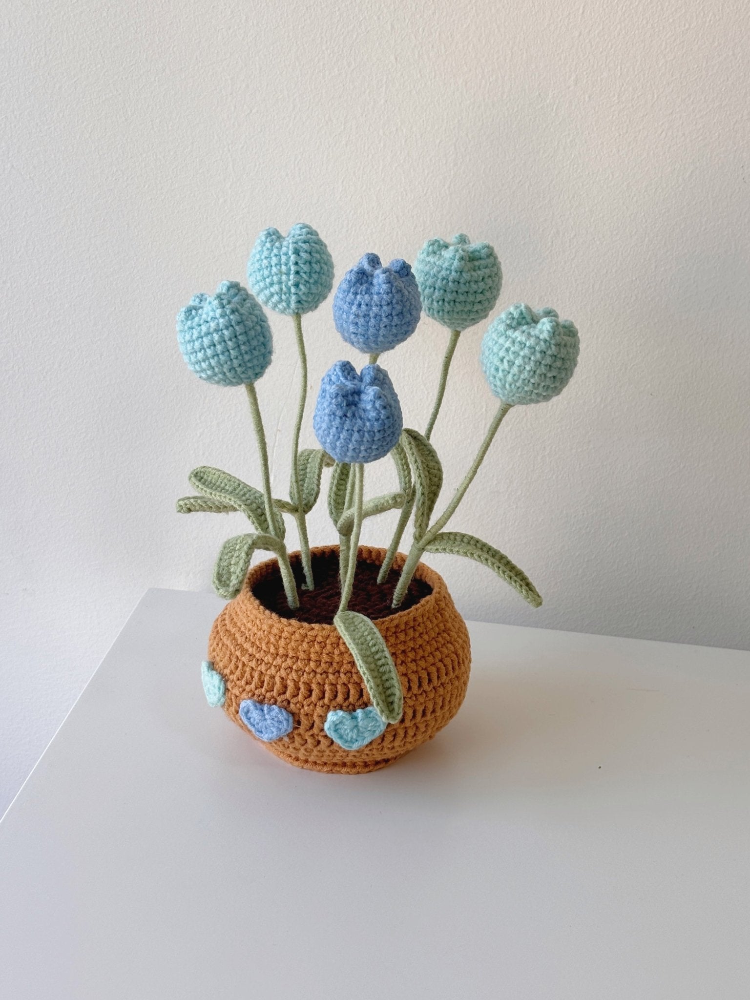 Crochet Six - Bloom Tulip Potted Plant - Crochera