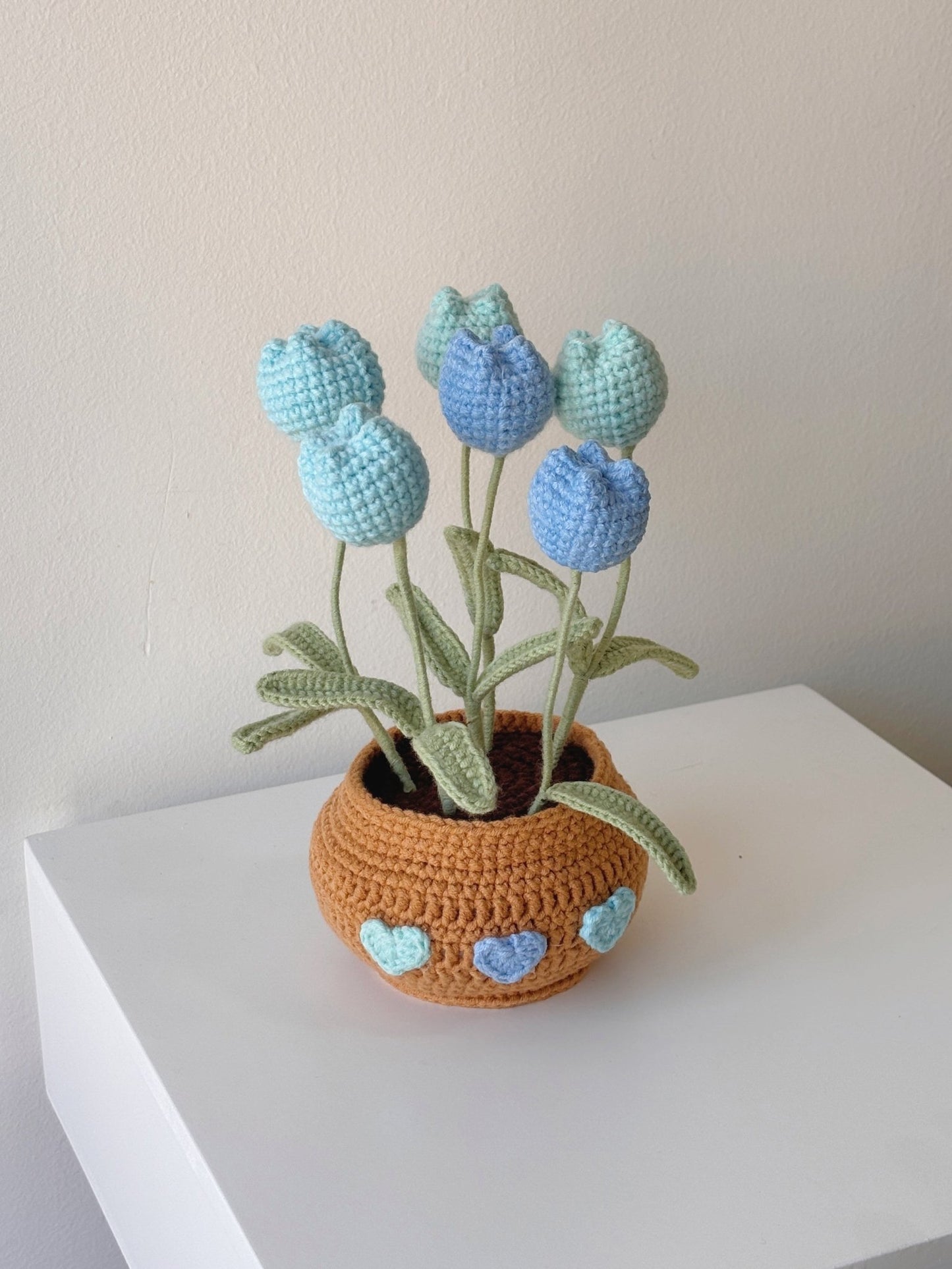 Crochet Six - Bloom Tulip Potted Plant - Crochera