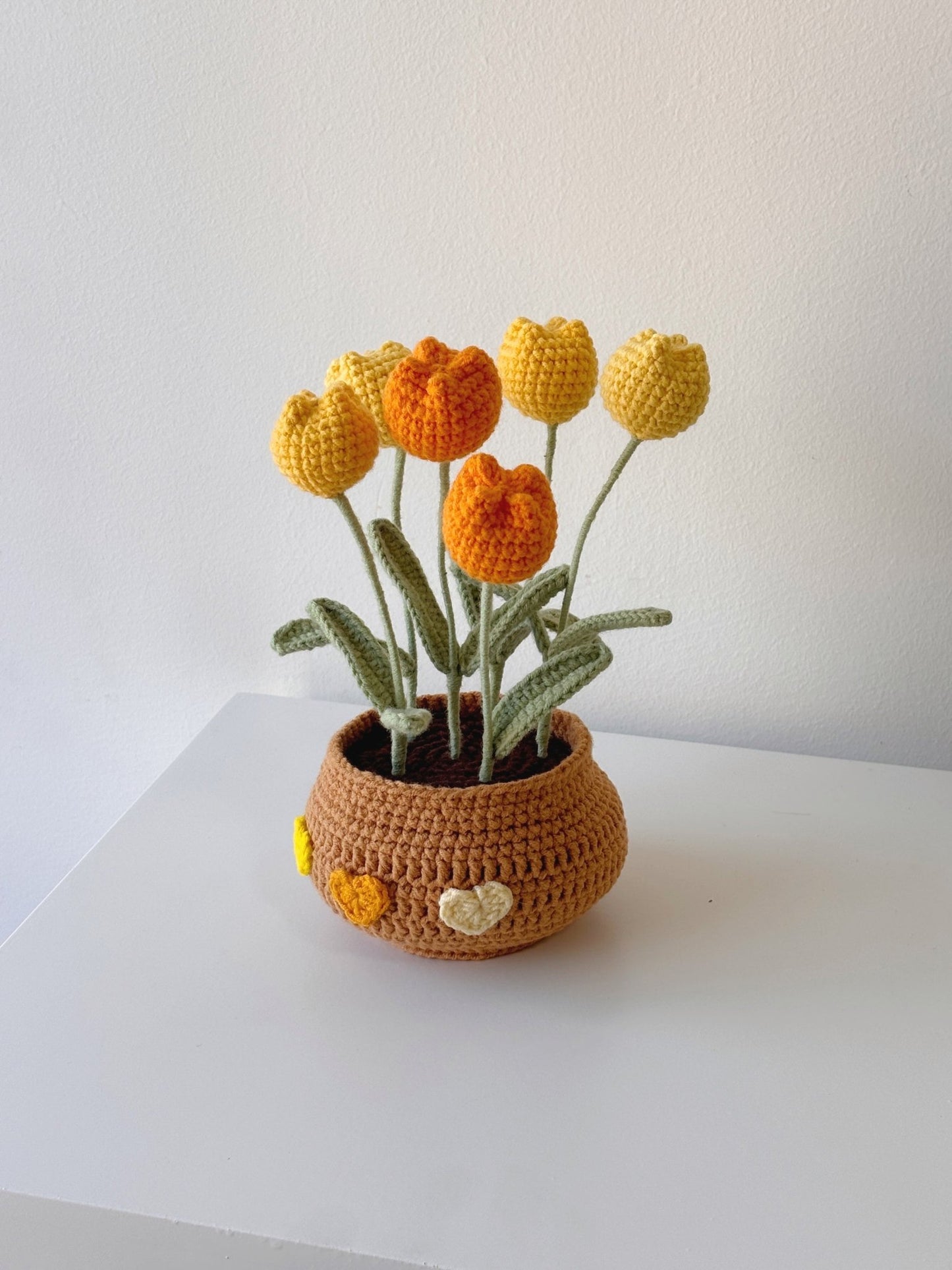 Crochet Six - Bloom Tulip Potted Plant - Crochera