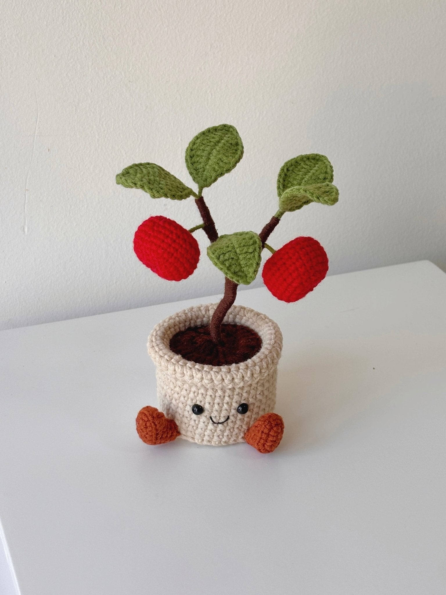 Crochet Smiling Apple Potted Plant - Crochera