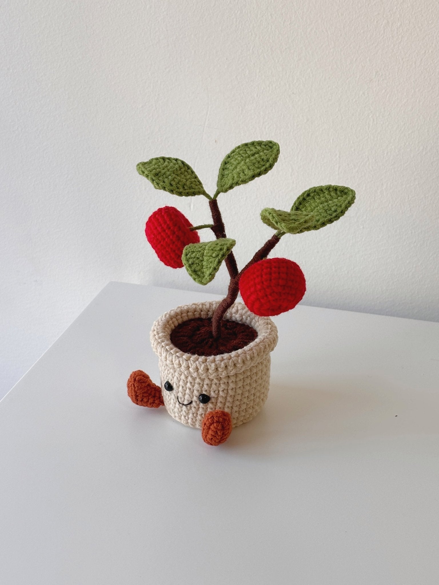 Crochet Smiling Apple Potted Plant - Crochera