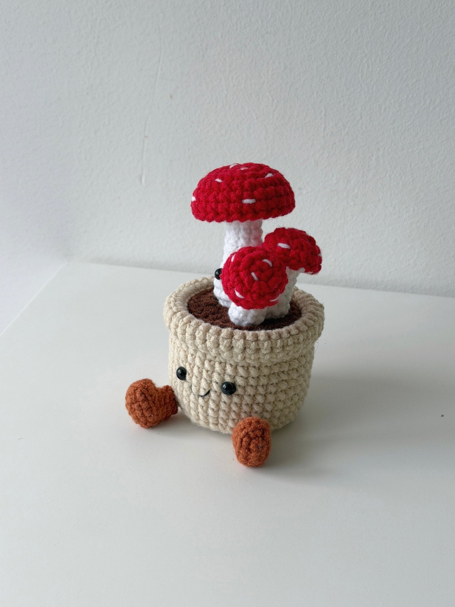 Crochet Smiling Mushroom Potted Plant - Crochera