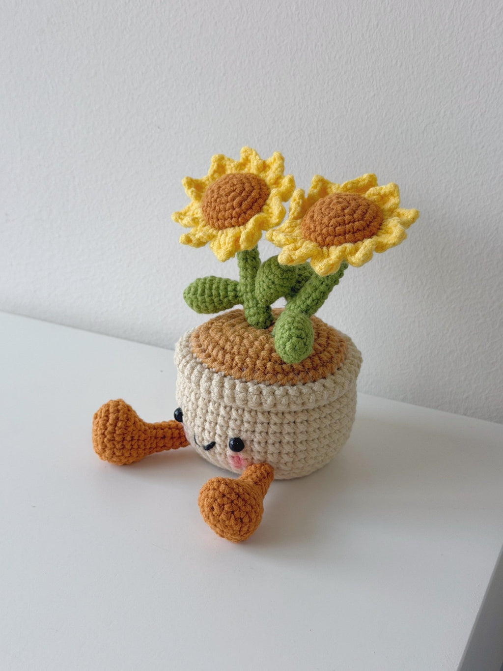 Crochet Smiling Sunflower Pot - Crochera