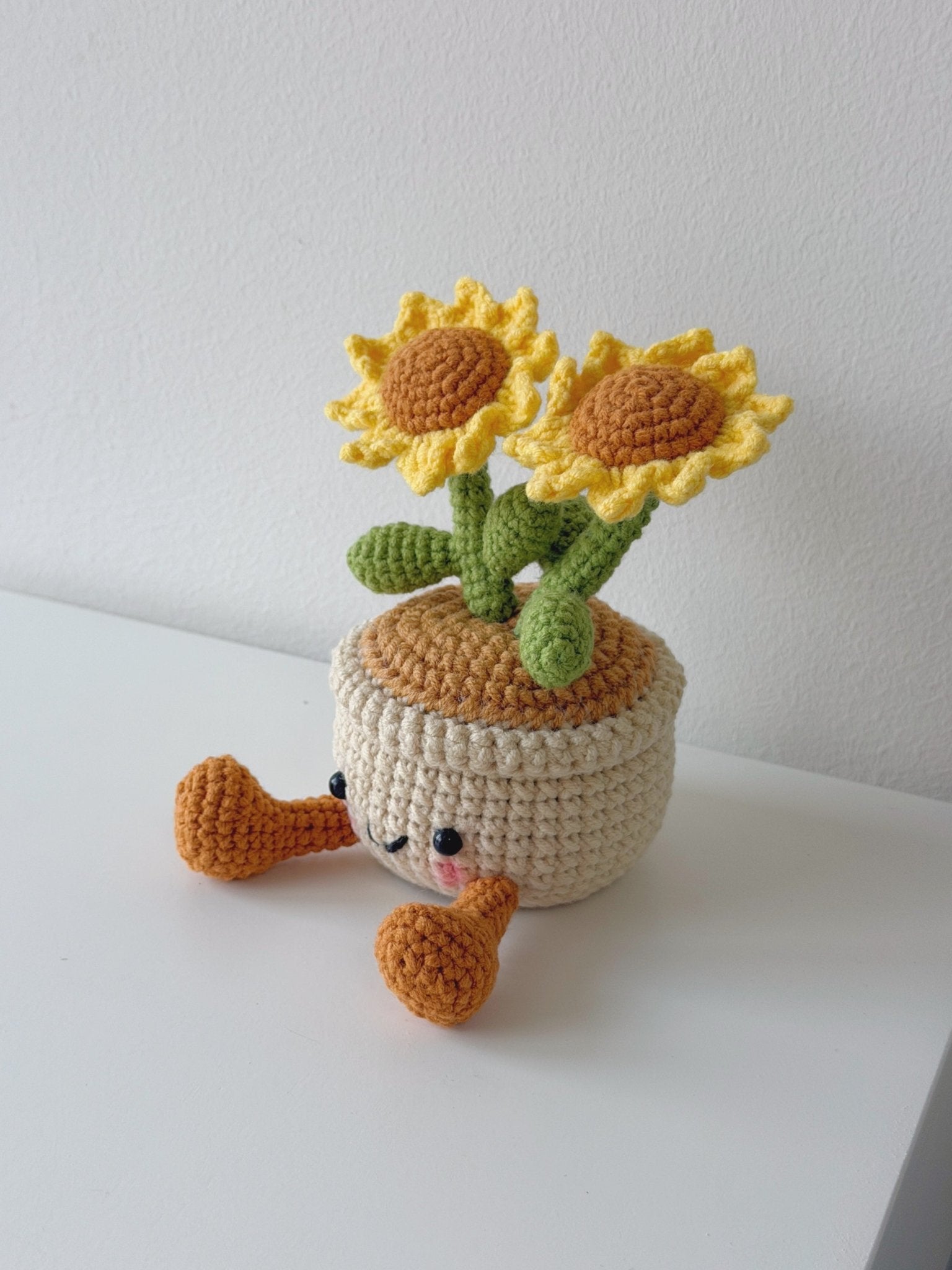 Crochet Smiling Sunflower Pot - Crochera