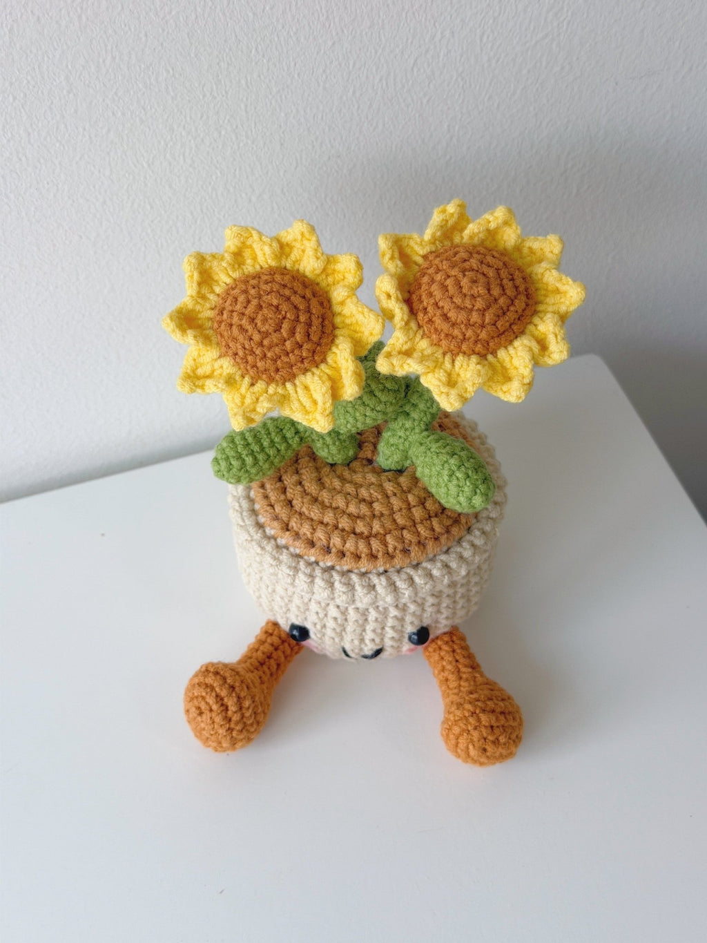 Crochet Smiling Sunflower Pot - Crochera