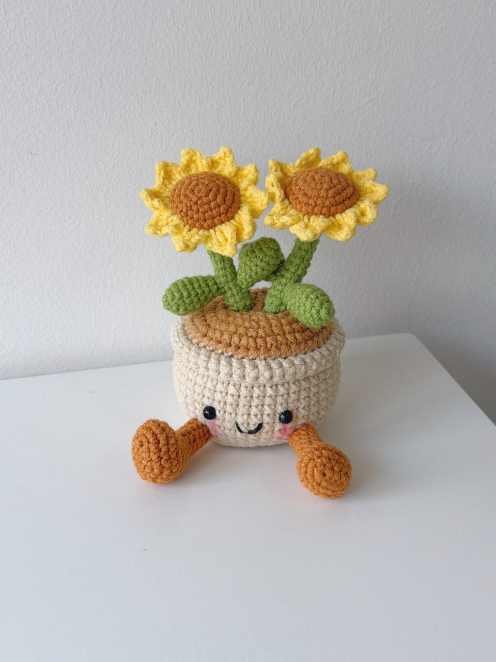Crochet Smiling Sunflower Pot - Crochera