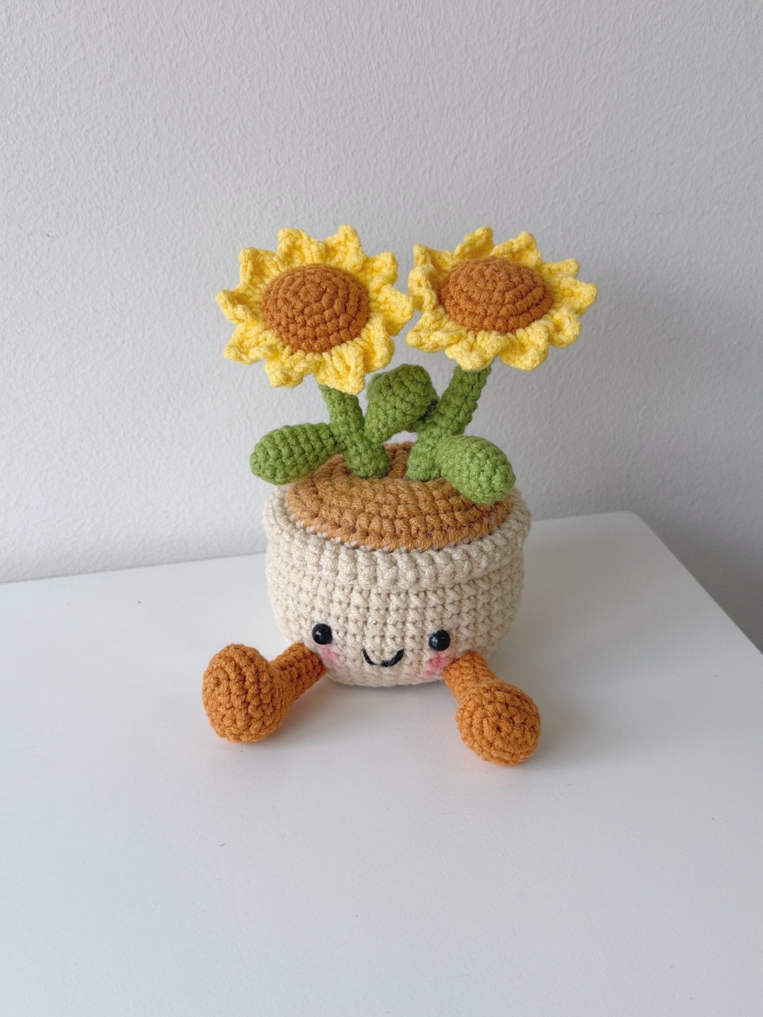 Crochet Smiling Sunflower Pot - Crochera