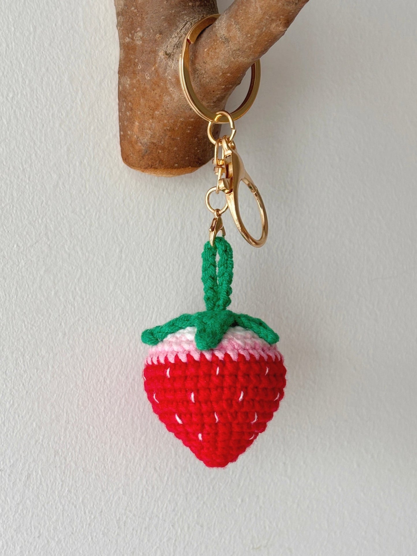 Crochet Strawberry Keychain - Crochera