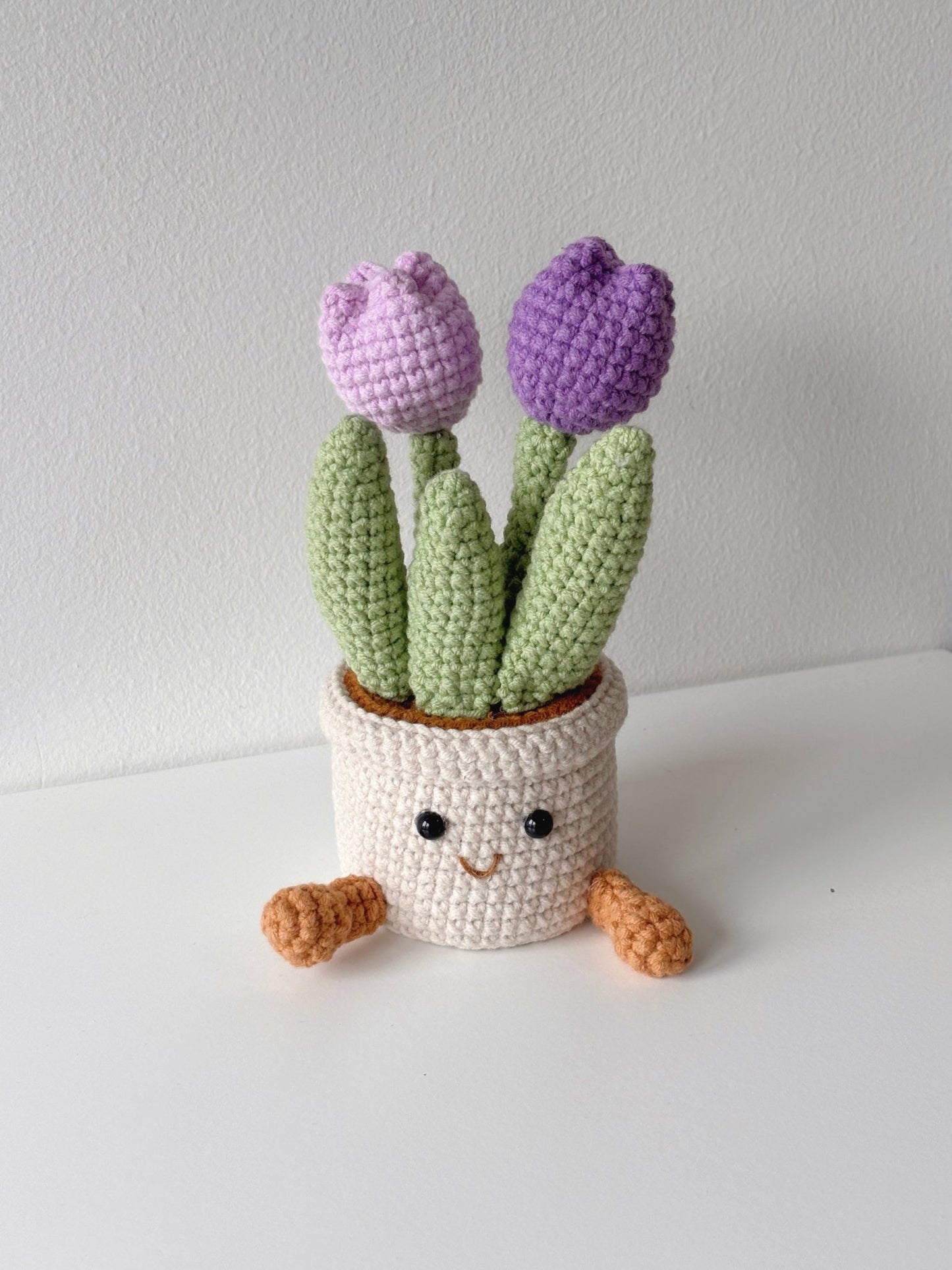 Crochet Tulip Pot with Smiley Planter - Crochera