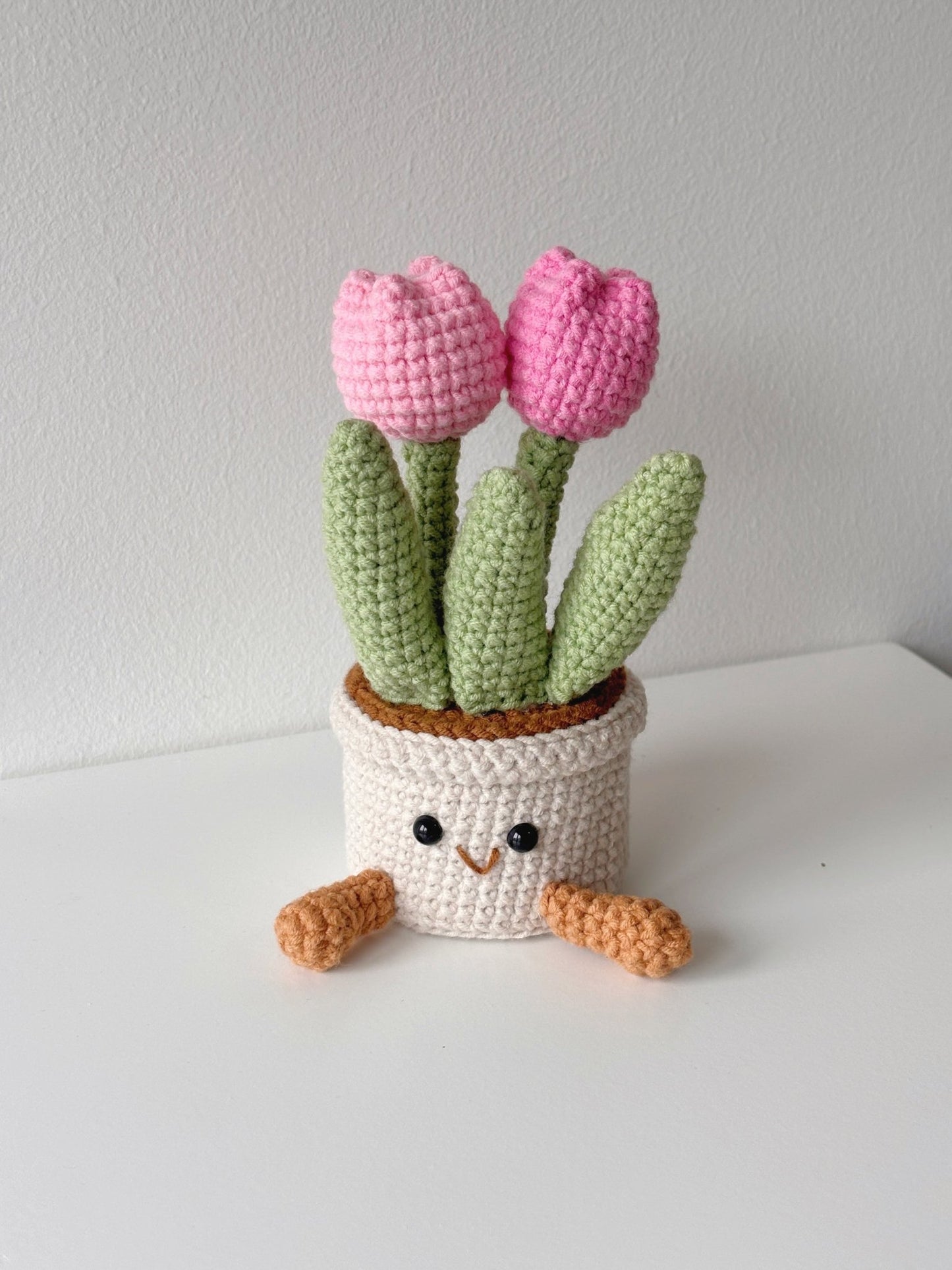 Crochet Tulip Pot with Smiley Planter - Crochera