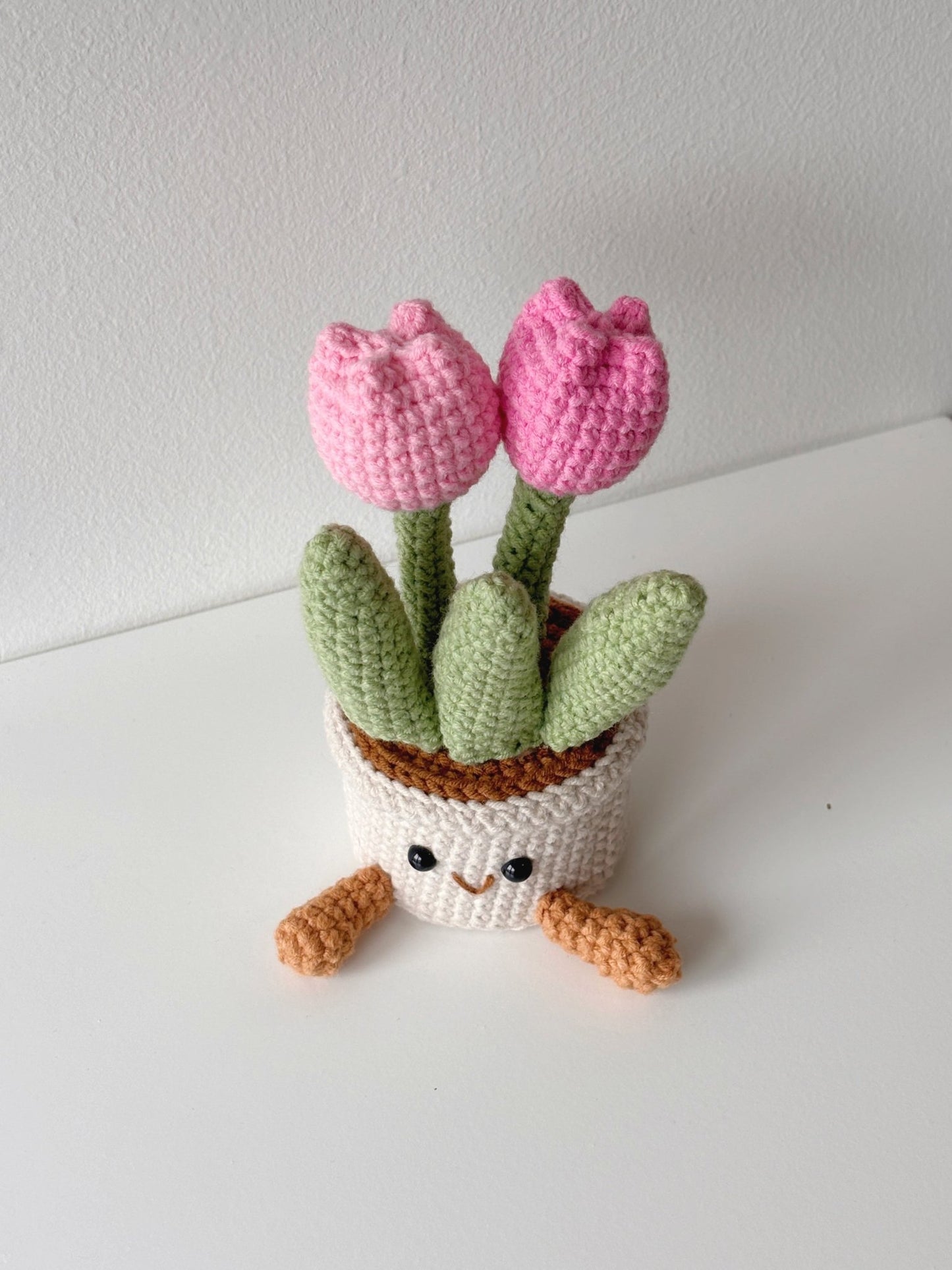 Crochet Tulip Pot with Smiley Planter - Crochera