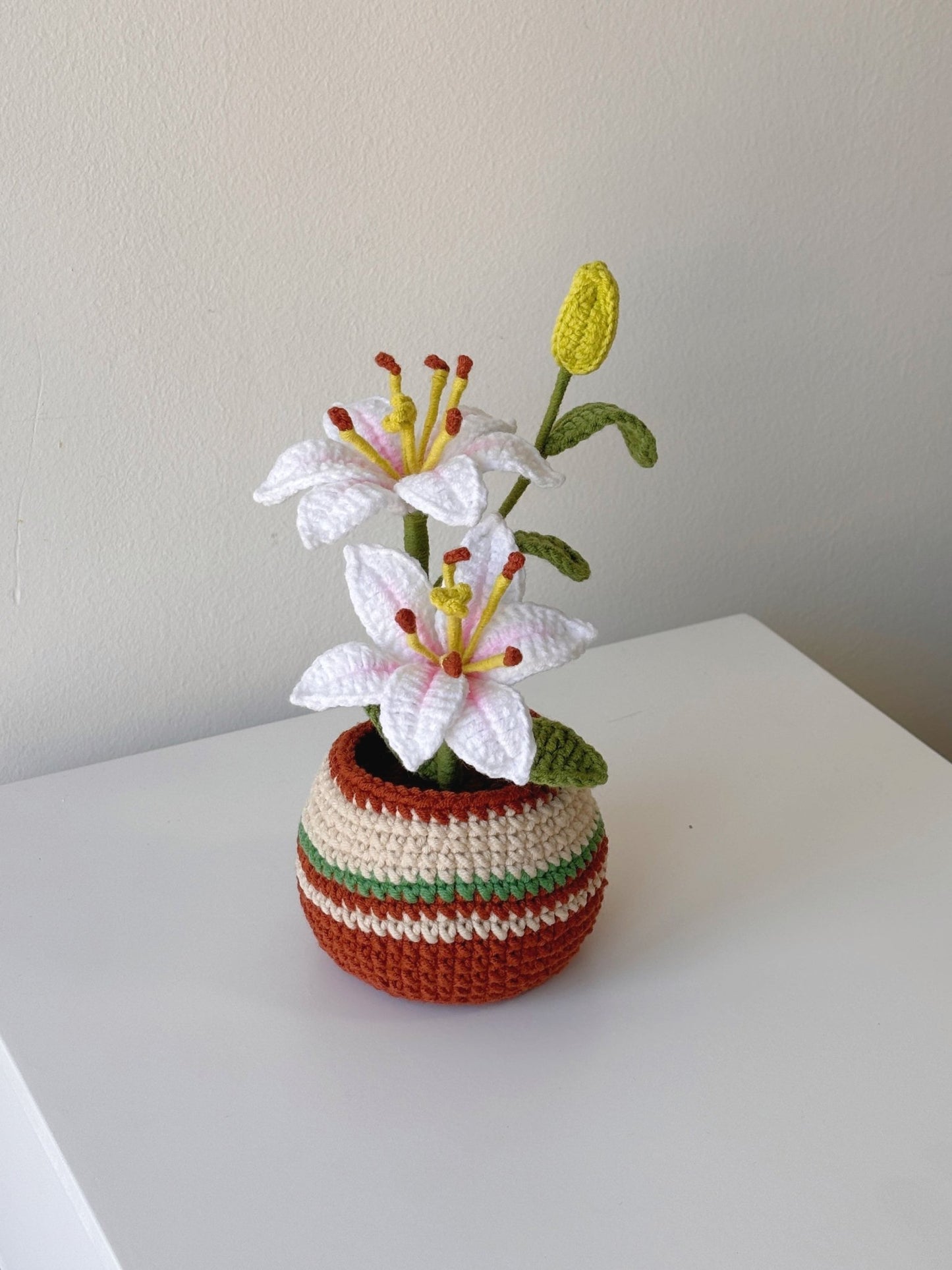 Crochet White Lily Potted Plant - Crochera
