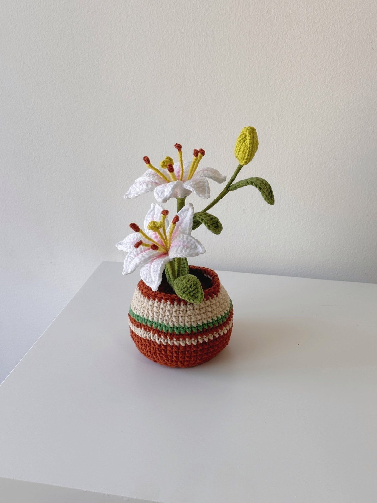 Crochet White Lily Potted Plant - Crochera
