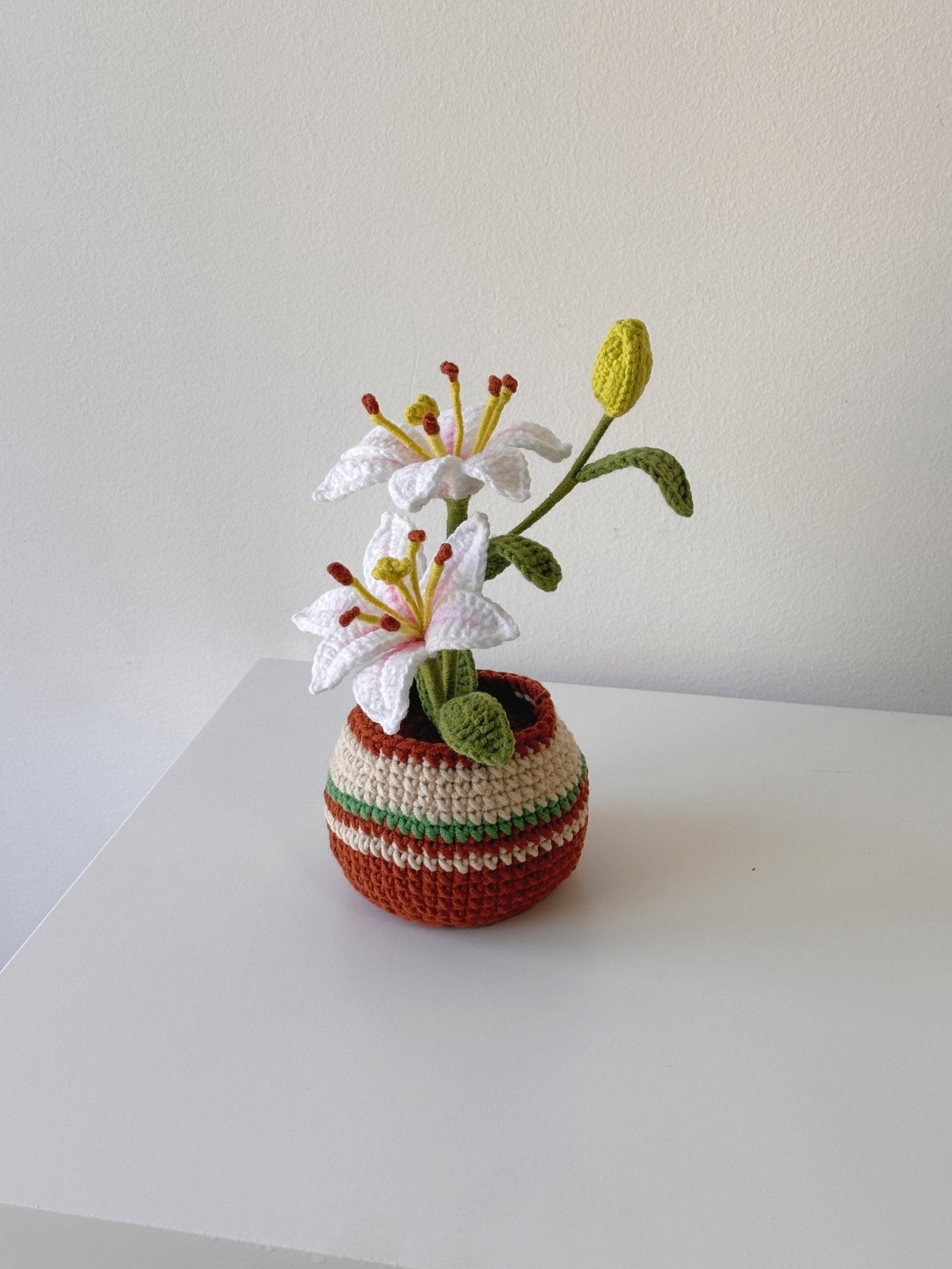 Crochet White Lily Potted Plant - Crochera