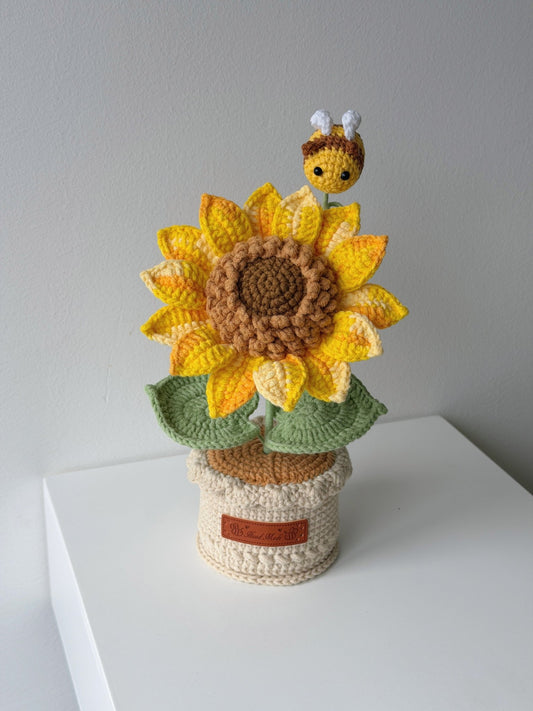 Crocheted Sunflower in Pot with Bee - Crochera