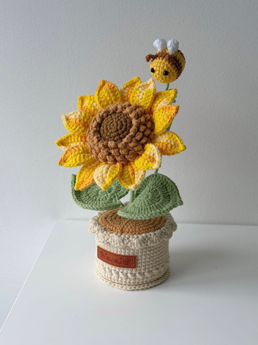 Crocheted Sunflower in Pot with Bee - Crochera