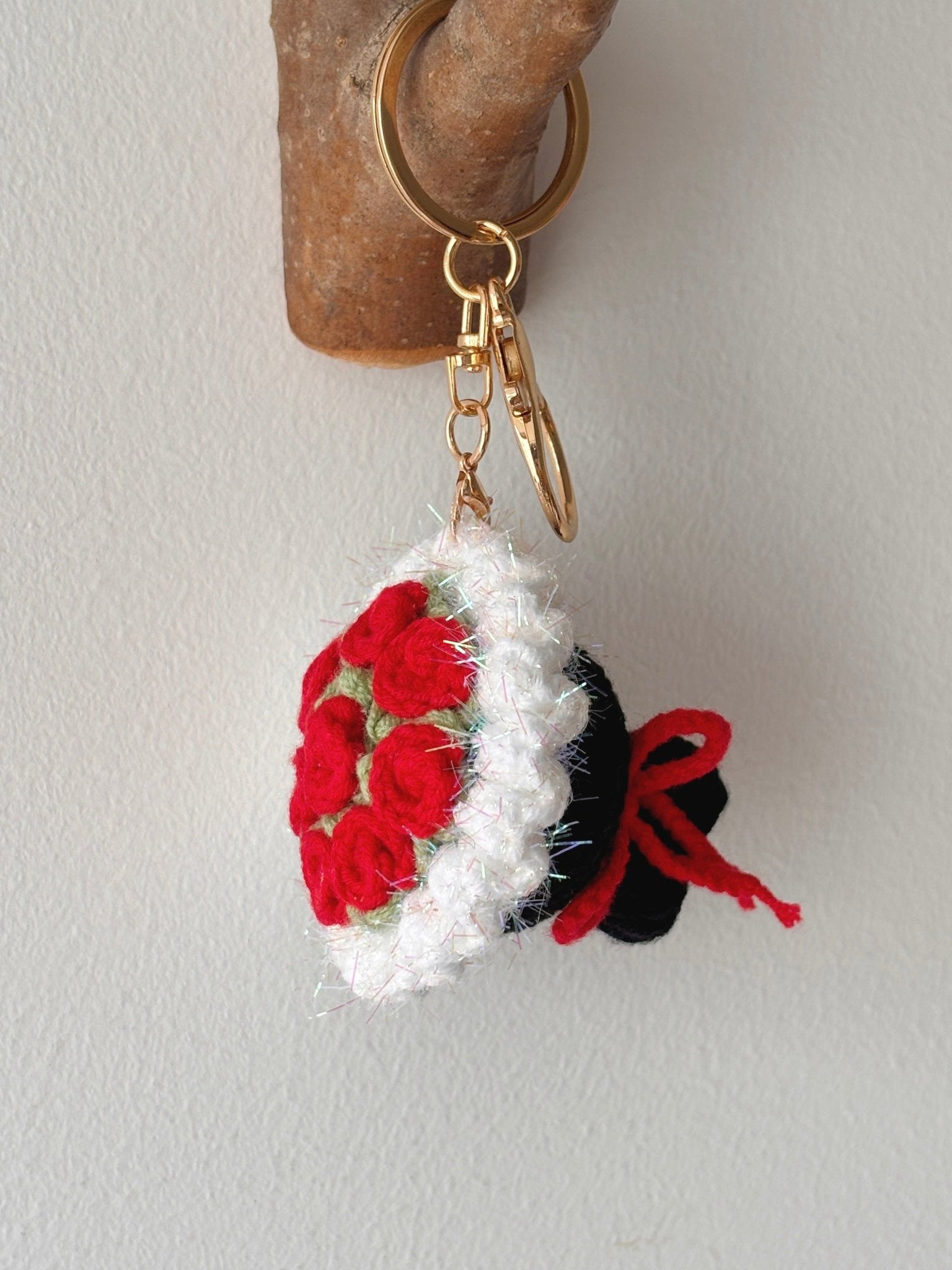 Handmade Crochet Mini Red Rose Bouquet Charm - Crochera