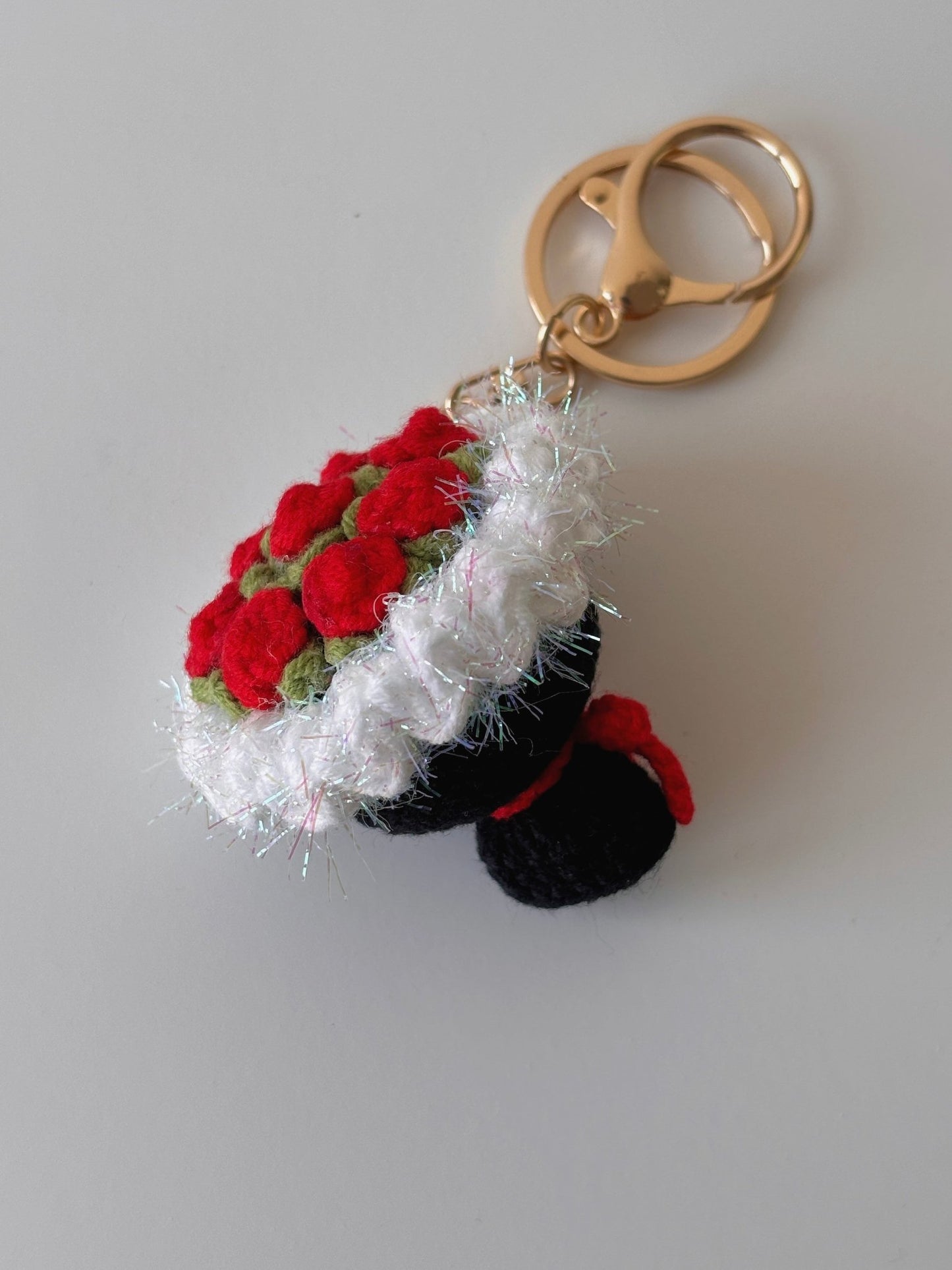 Handmade Crochet Mini Red Rose Bouquet Charm - Crochera