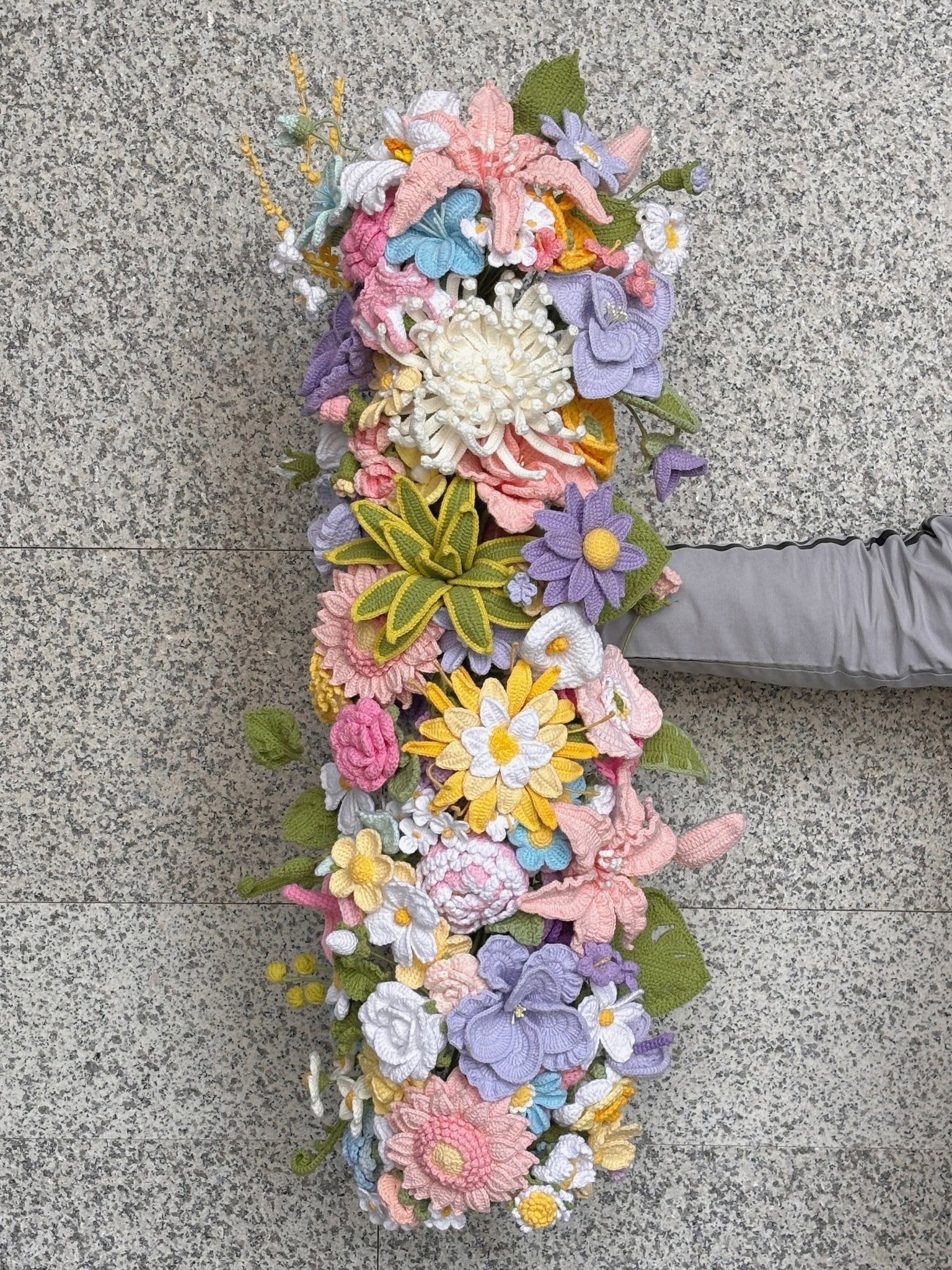 Pastel Garden Cascade - Crochera