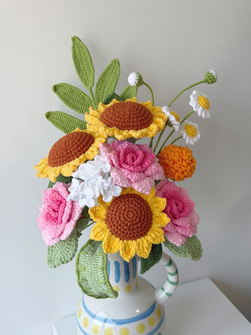 Sunlit Harmony - Crochet Vase Bouquet - Crochera