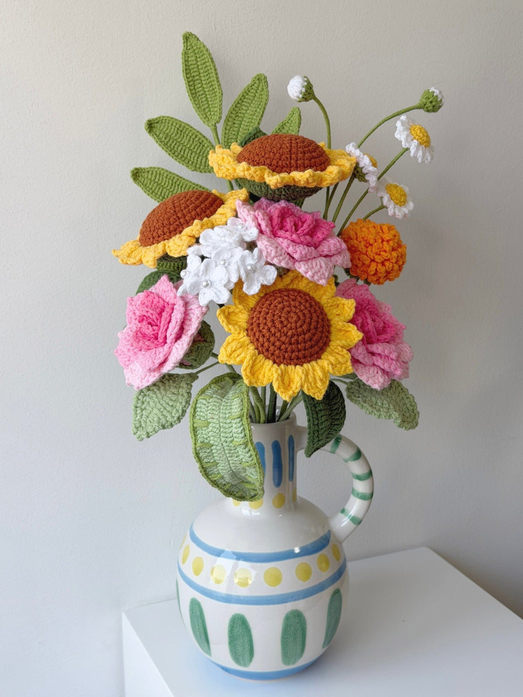 Sunlit Harmony - Crochet Vase Bouquet - Crochera
