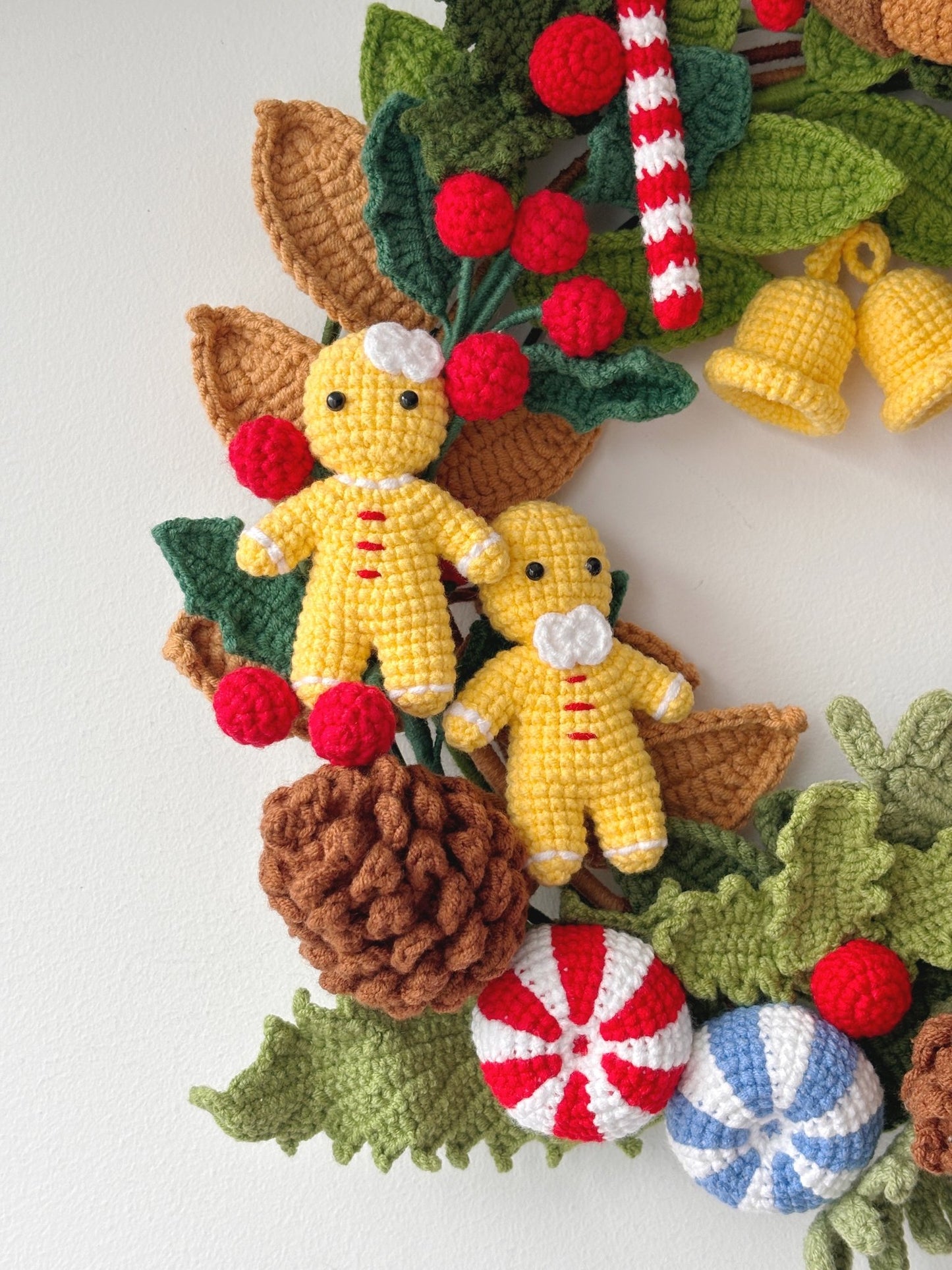 Yuletide Whimsy Wreath - Crochera